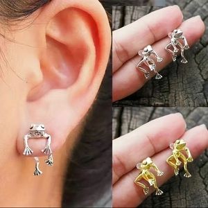 Frog Stud Earrings Two Pieces Gold Tone
